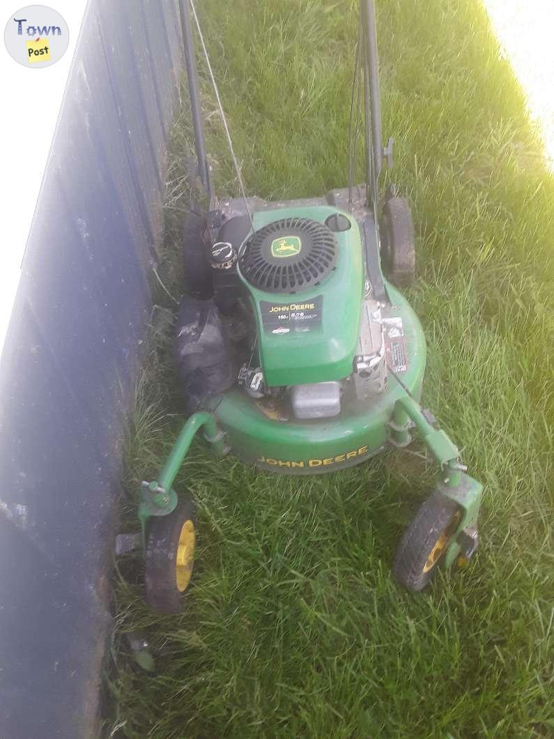 Photo of Used John Deere JS40 lawn mower needs carb work done