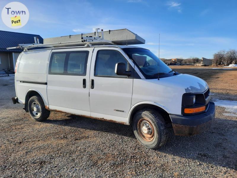 Photo of 2003 Chev van, 3500 6L (offers? has issues) 