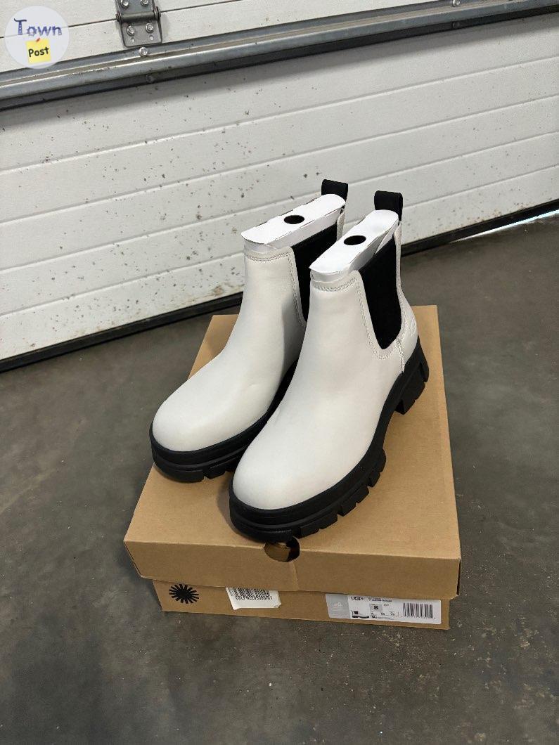 Photo of Women’s chelsea boot