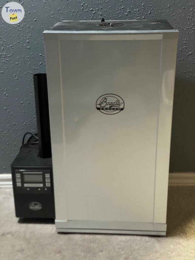 Photo of Bradley 4 Rack Digital Smoker