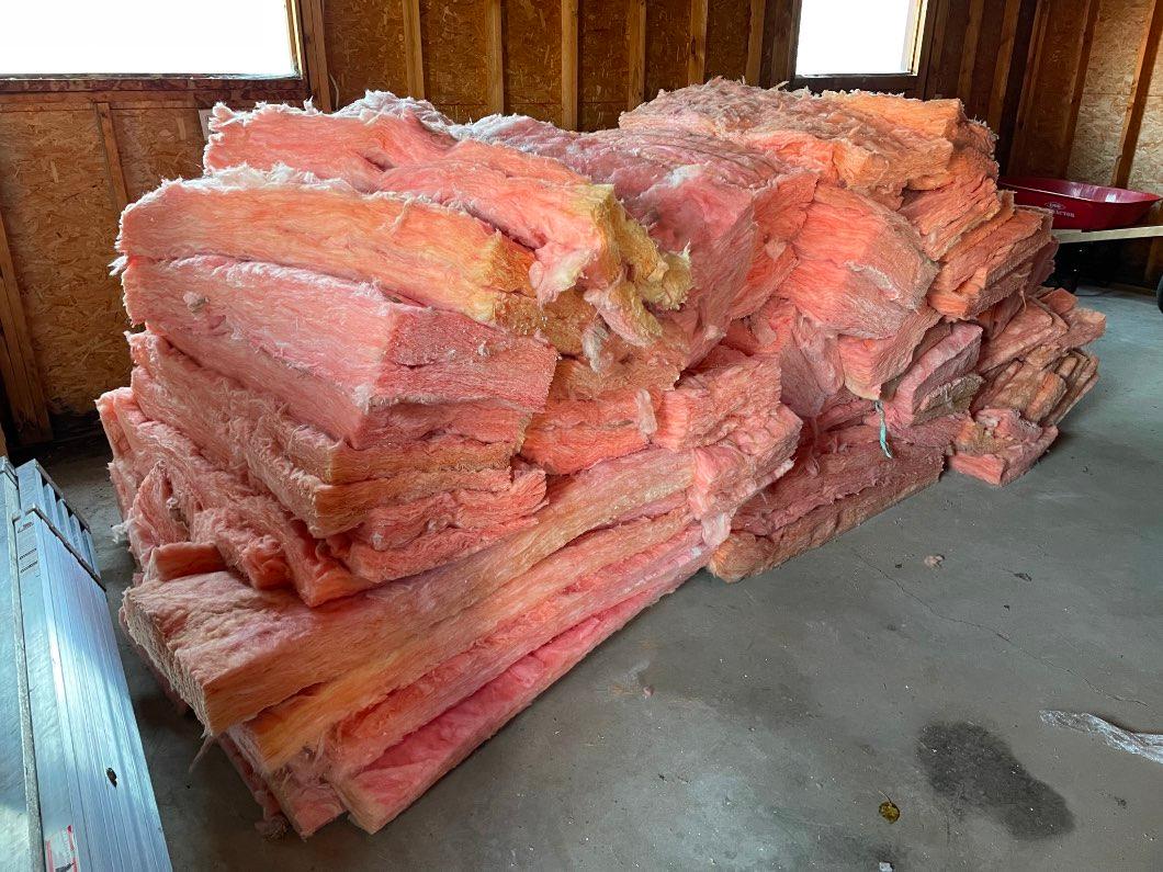 Photo of Pink Fibreglass Insulation 2x6